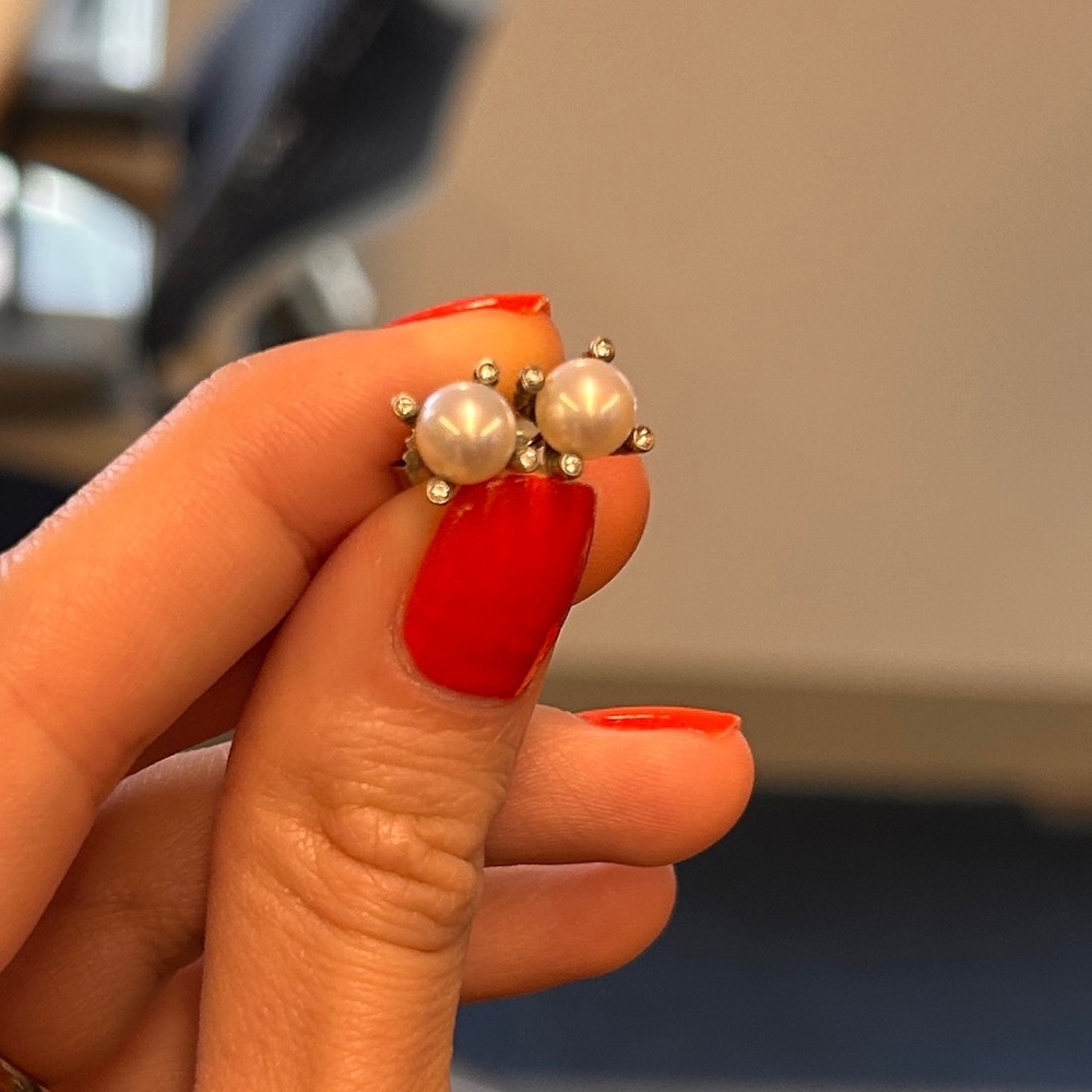 David Yurman silver earrings w/ diamonds - Picture 8 of 8